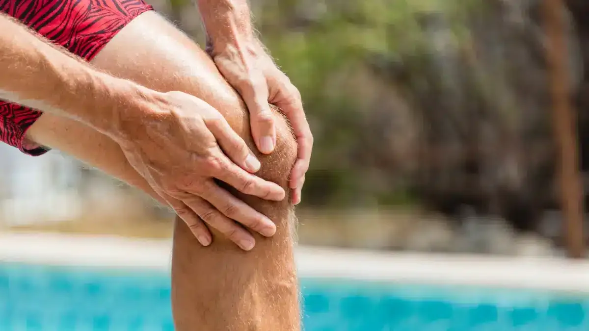 Dor no joelho ao dobrar: 10 possíveis causas